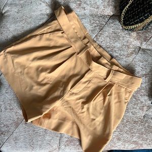 BANANA REPUBLIC shorts with belt!